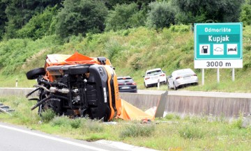 Na autocesti Rijeka - Zagreb poginula dvojica radnika HAC-a