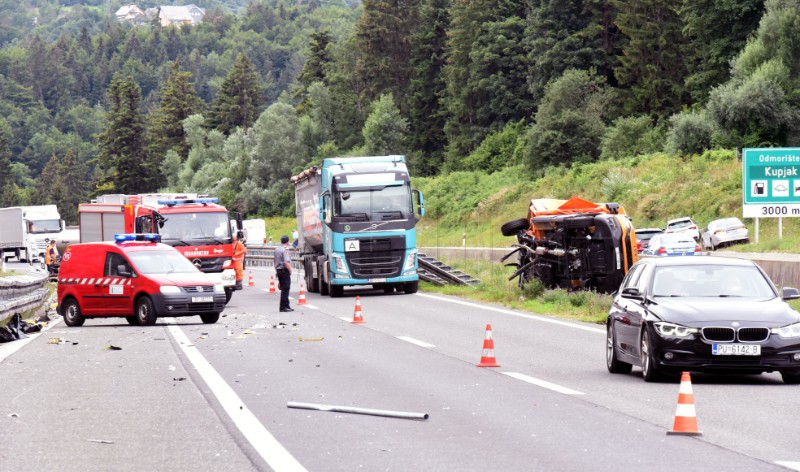 Na autocesti Rijeka - Zagreb poginula dvojica radnika HAC-a