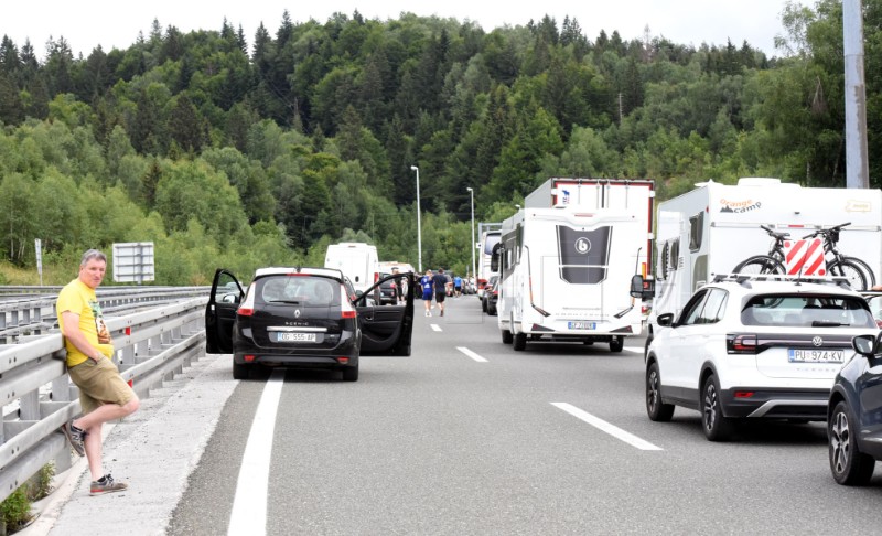 Na autocesti Rijeka - Zagreb poginula dvojica radnika HAC-a