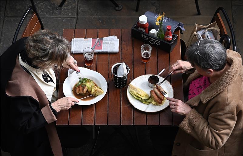 Privedeni austrijski tinejdžeri koji su pobjegli u Hrvatsku iz restorana ne plativši 