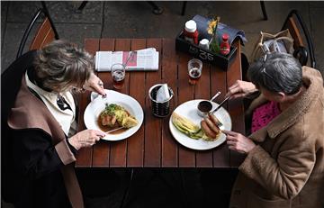 Privedeni austrijski tinejdžeri koji su pobjegli u Hrvatsku iz restorana ne plativši 