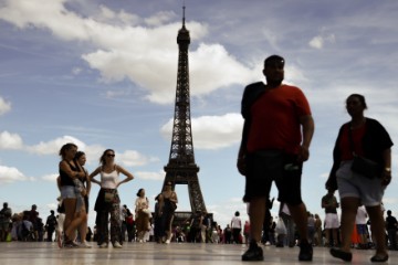 FRANCE EIFFEL TOWER SECURITY