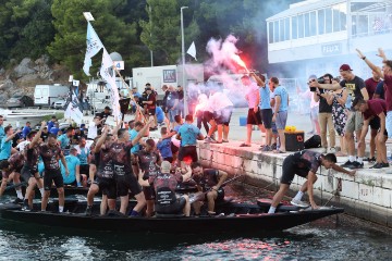 Na 26. Maratonu lađa prvi na cilj stigli branitelji naslova, ekipa "Zagreba"