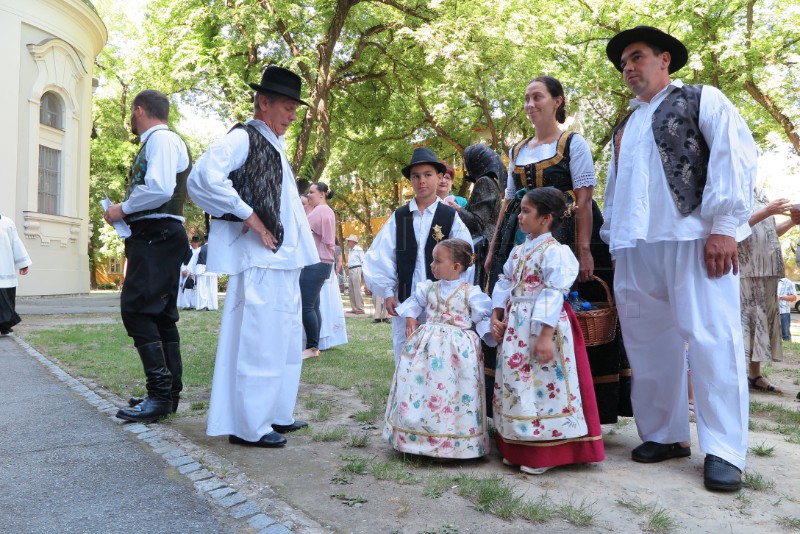 Tradicijsko proštenje na Hrvatskom Majuru u Vojvodini