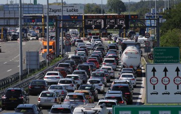 HAC: Za vikend nešto manje vozila na autocestama, ali više naplaćene cestarine