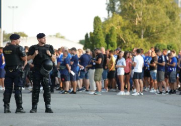 Atmosfera ispred stadiona uoči susreta Dinamo - AEK