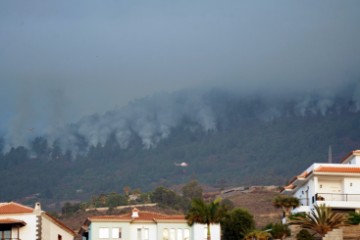 Požar u nacionalnom parku na Tenerifima, evakuirano pet sela 