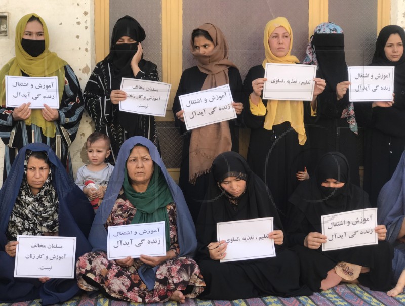 AFGHANISTAN WOMEN PROTEST