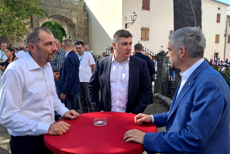 Barban: Milanović i Jandroković pratili „Trku na prstenac“