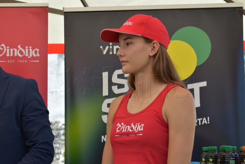 Mlada varaždinska atletičarka Jana Koščak potpisala sponzorski ugovor s Vindijom