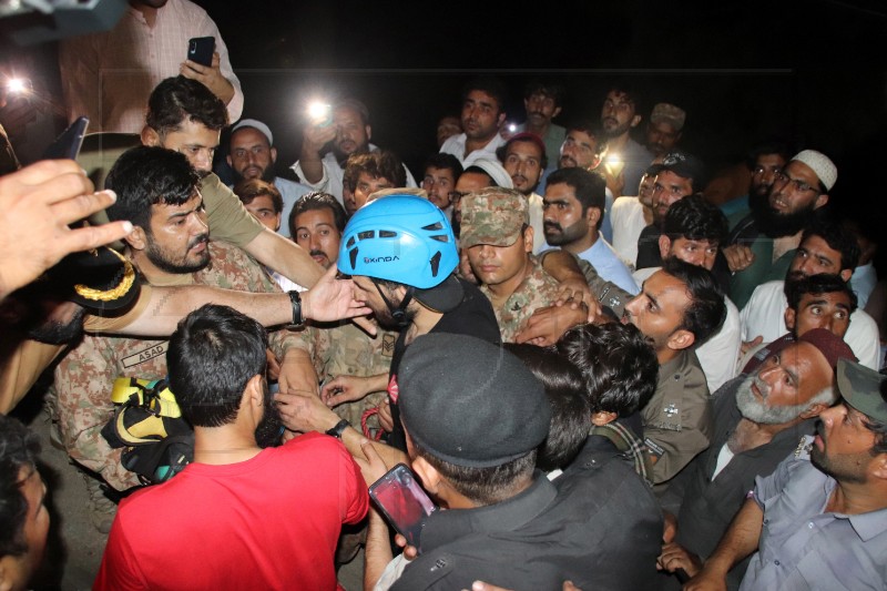 PAKISTAN CHAIRLIFT ACCDENT