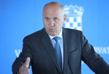 Bačić: Pomoći ćemo mladima pri kupnji ili iznajmljivanju stana