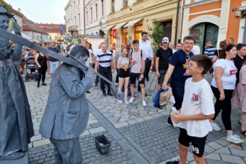 Predsjednik SDP-a Grbin posjetio Špancirfest u Varaždinu