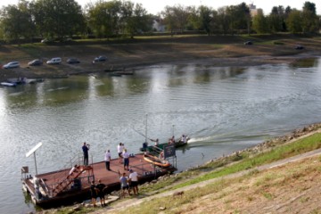 U Sisku počele Kupske noći, najveća turistička priredba grada