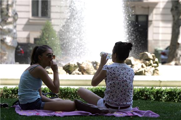 Sunčano i vrlo vruće, temperature do 38 Celzijevih stupnjeva