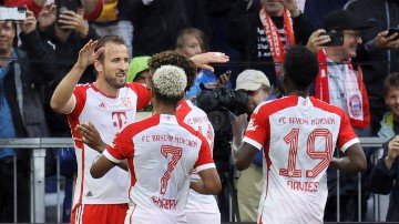 Bayern - Augsburg 3-1; gol Belje