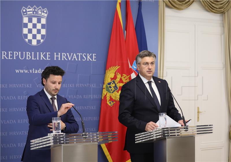 Plenković želi da se Jadran vrati, Abazović tvrdi da je brod crnogorski 