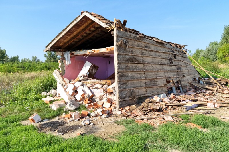 Policija istražuje tko je strojevima porušio romsko naselje uz Dravu