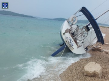 Nevrijeme uzrokovalo niz pomorskih nezgoda i pogibeljnih situacija na moru