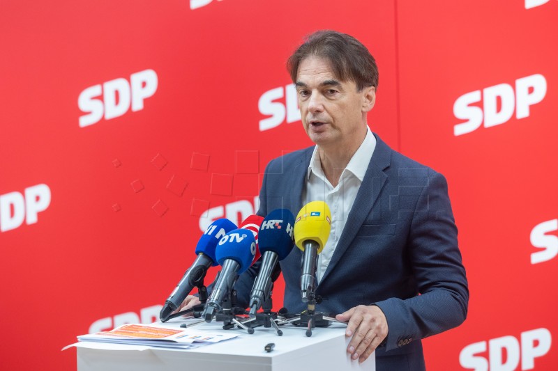 SDP: Dostojanstven život umirovljenicima