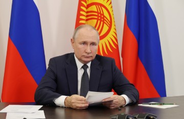 Putin nenajavljeno kratko posjetio selo povezano s njegovom obitelji