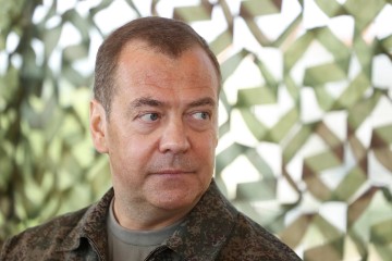 Medvedev: Rusija primila 280.000 ljudi u vojnu službu ove godine