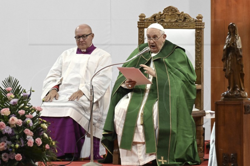 ​​​​​​Papa završio putovanje u Mongoliju, poručio da cilj rada Crkve nisu obraćenja