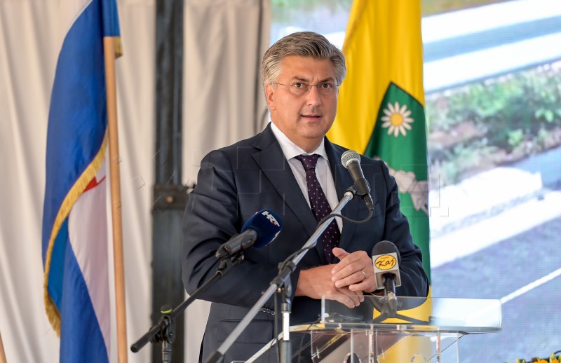 Premijer Plenković poželio uspješnu novu školsku godinu: Budite marljivi i kreativni