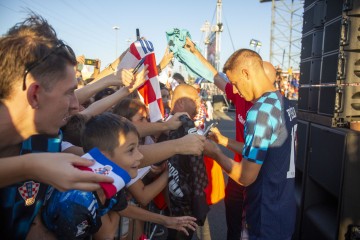 Vatreni ponedjeljak: Reprezentacija s navijačima