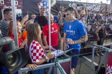 Vatreni ponedjeljak: Reprezentacija s navijačima