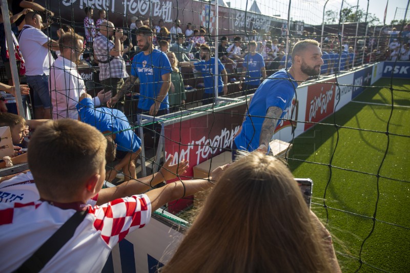 Vatreni ponedjeljak: Reprezentacija s navijačima