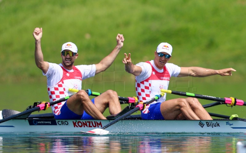 SP, veslanje: Sinkovići i Lončarići u polufinalu