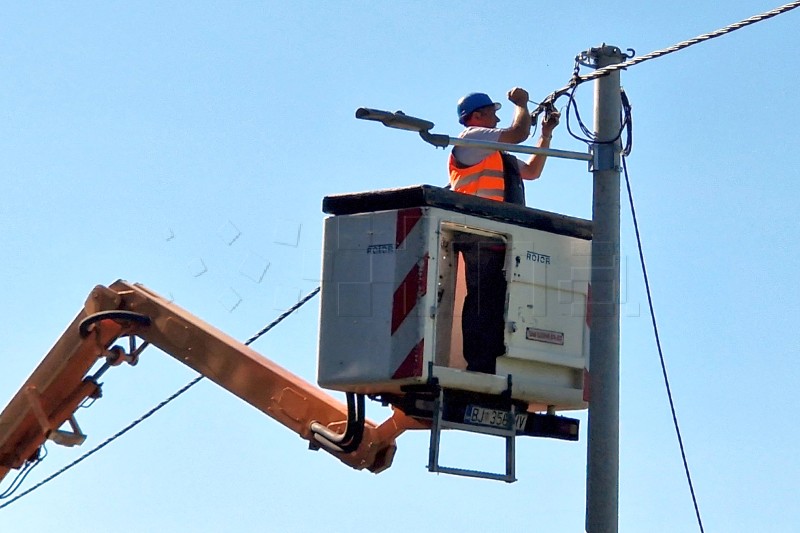 Bjelovar: Počelo postavljanje pametne javne rasvjete