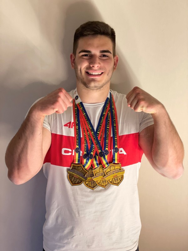 Croatia's Rino Mašić wins gold and bronze at World Arm Wrestling Championships