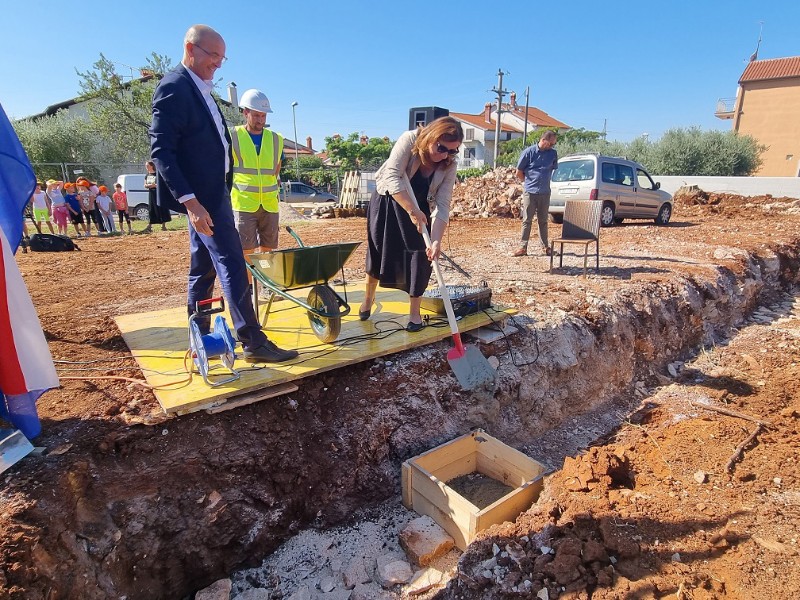 Umag: Kamen temeljac za novu područnu školu u Sv. Mariji na Krasu