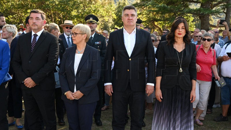 Croatia, Slovenia presidents honour victims of fascist camp Kampor