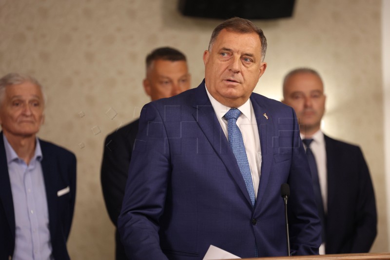 Dodik will not arrest Schmidt, but he is not welcome in Republika Srpska