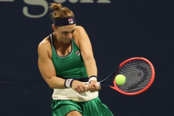 WTA Osaka: Prošle Putinceva i Podoroska