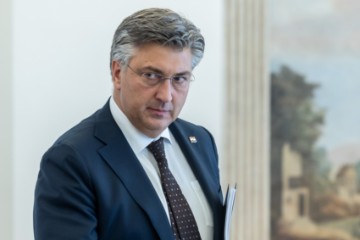 Plenković: Isticanje ustaške zastave neprihvatljivo i kažnjivo