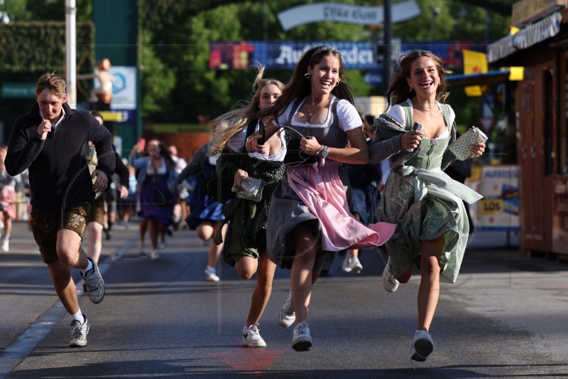 GERMANY TRADITION OKTOBERFEST