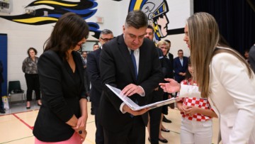 It's beautiful to see Croatian children in Canada learn Croatian, says Milanović