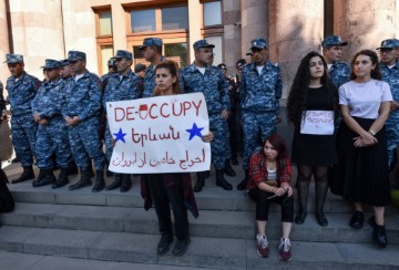 Blinken, Macron pozivaju Baku da odmah prekine ofenzivu