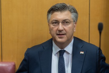 Plenković: Za ljevicu smo korumpirani, a za desnicu veleizdajnici