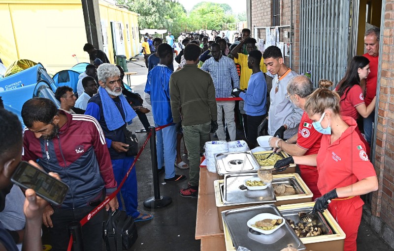 ITALY MIGRATION RED CROSS CENTER