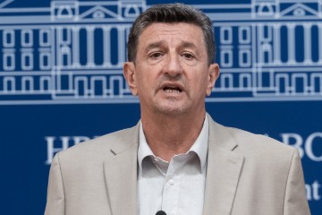 Konferencija za medije Kluba zastupnika Hrvatski suverenisti