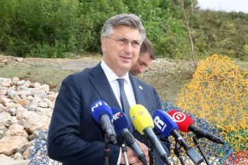 Plenković o smjeni Abramovića: Pred kraj je radnog vijeka, istekao mu je mandat