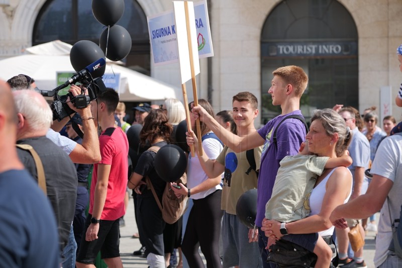 Pulski mimohod: U Istri u posljednjih dvadeset godina ubijene 22 žene