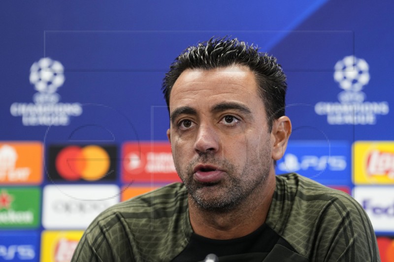 Xavi na klupi Barcelone do ljeta 2025.