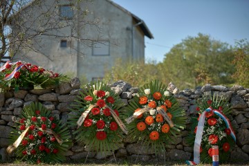 U Varivodama održana komemoracija za ubijene srpske civile