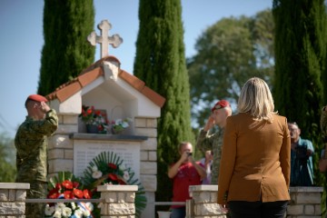 U Varivodama održana komemoracija za ubijene srpske civile